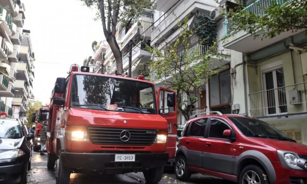 Θεσσαλονίκη: Η πυροσβεστική ψάχνει τα αιτία της φωτιάς για τον θάνατο του 16χρονου